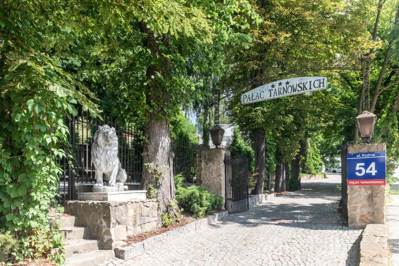 Palac Tarnowskich Hotel & Restauracja & Spa Ostrowiec Świętokrzyski Exterior foto